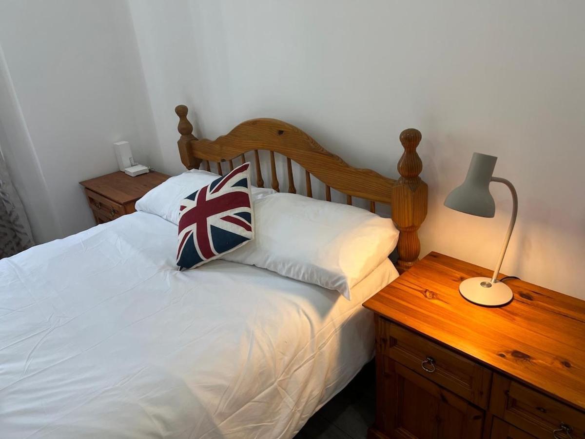 Holiday home Graveney House -sleeps 8 - Zone 3 London