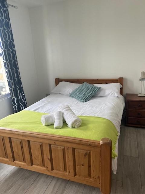 Graveney House -sleeps 8 - Zone 3 Holiday home