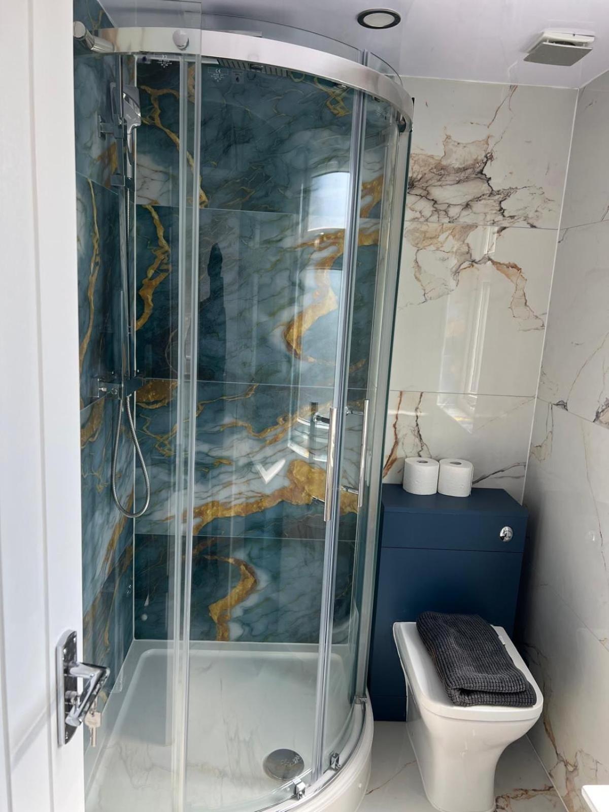 Graveney House -sleeps 8 - Zone 3