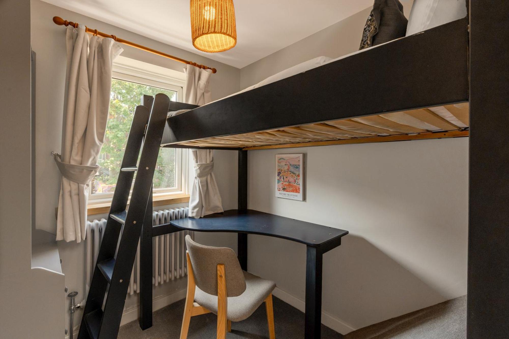 Holiday home Stylish 3br By Clapham Common With Parking *