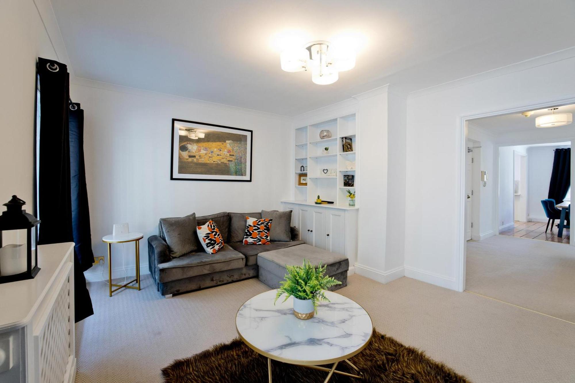 Harley Street Marylebone Stylish 2 Bedroom *