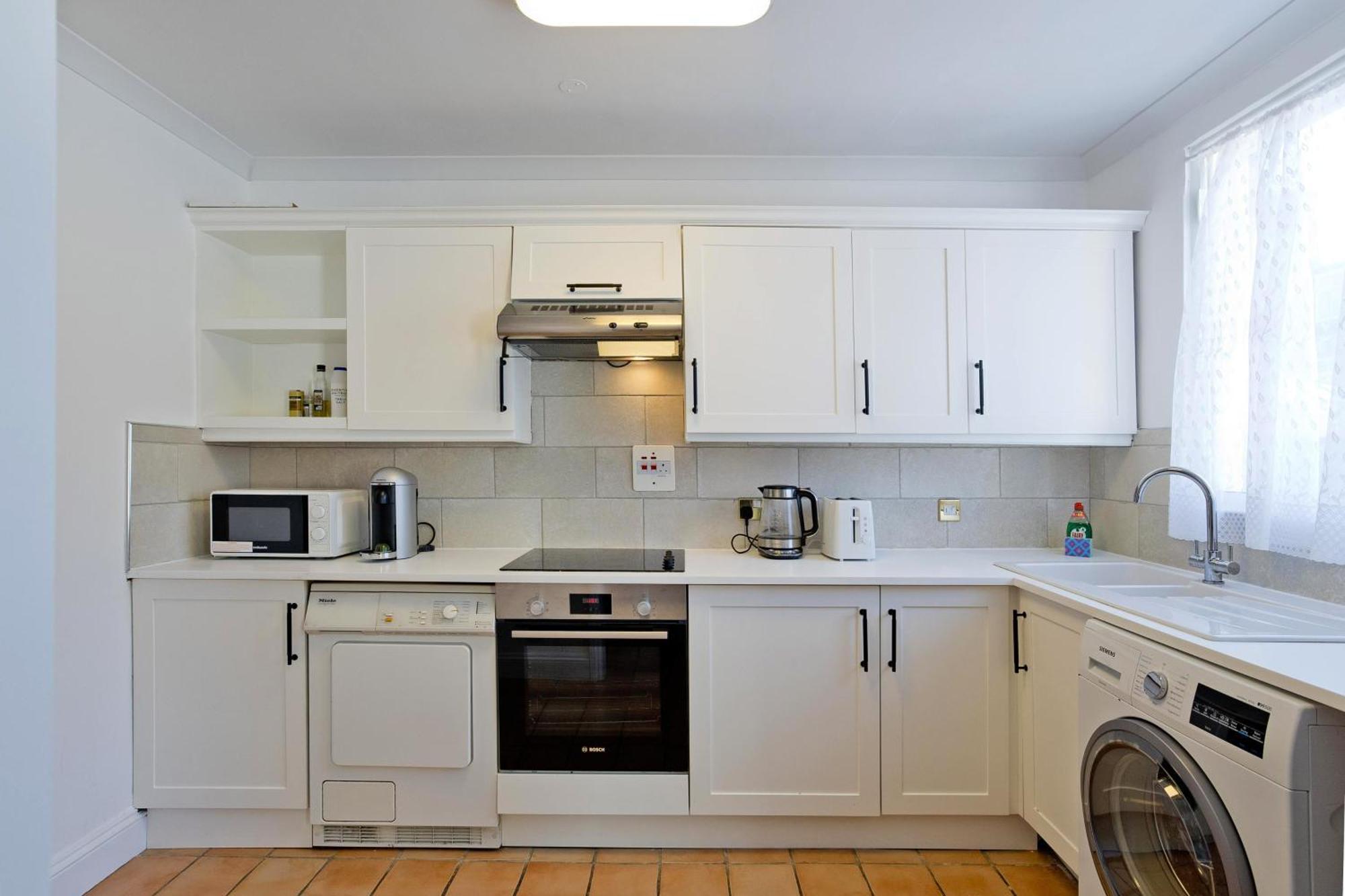 Harley Street Marylebone Stylish 2 Bedroom Apartment *