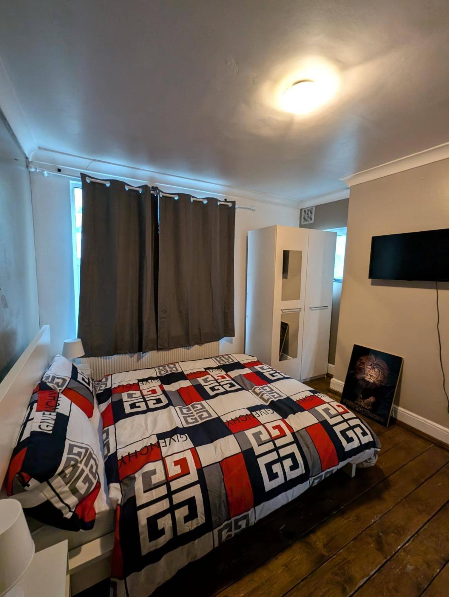 3br-10min Airport Ldn Free Parking Apartment London