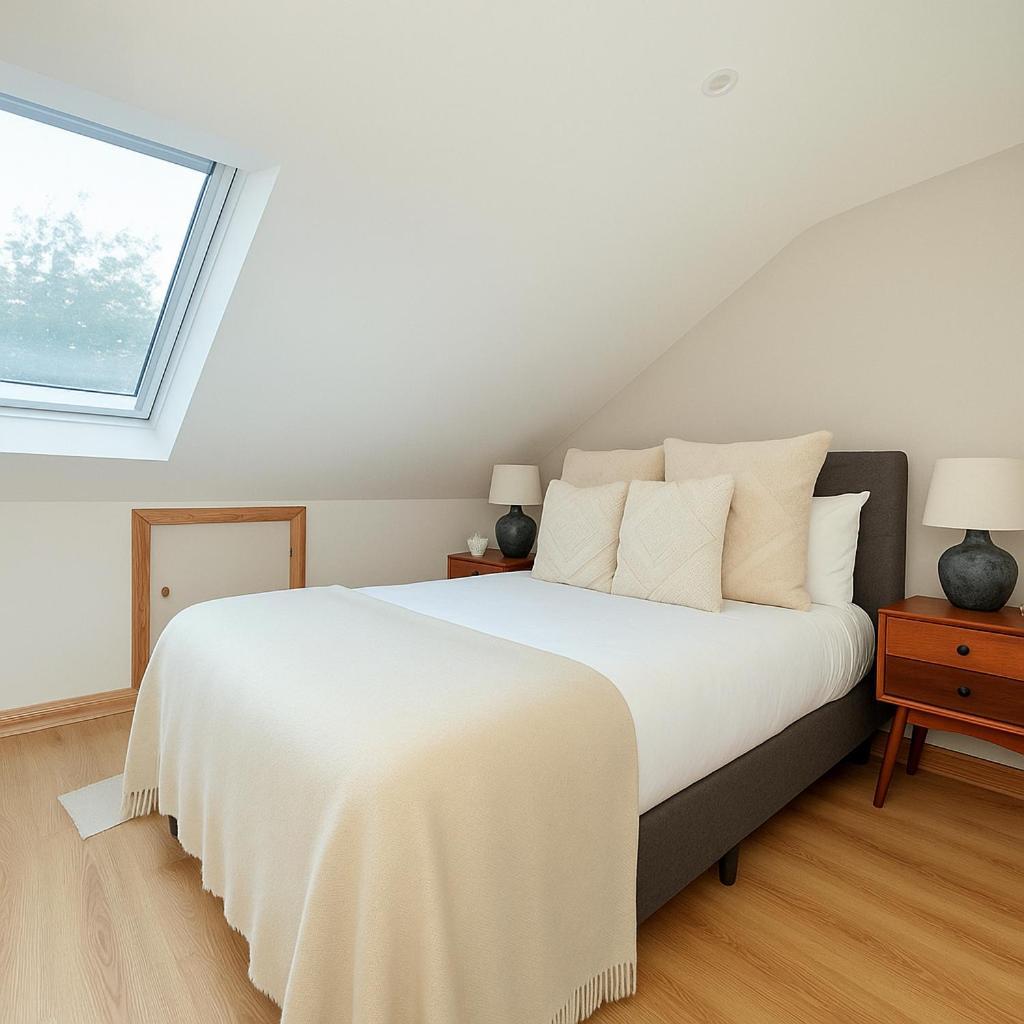 Large Flat In Quiet Area Near Seven Sisters Apartment