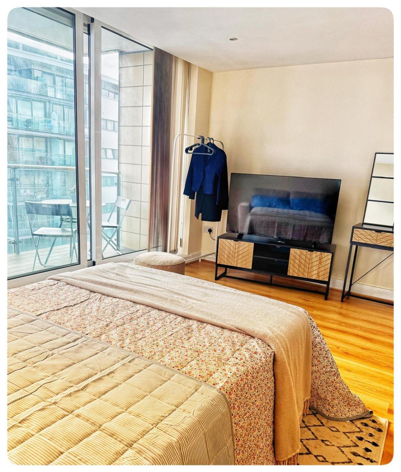 Riverside Royal Apartment *