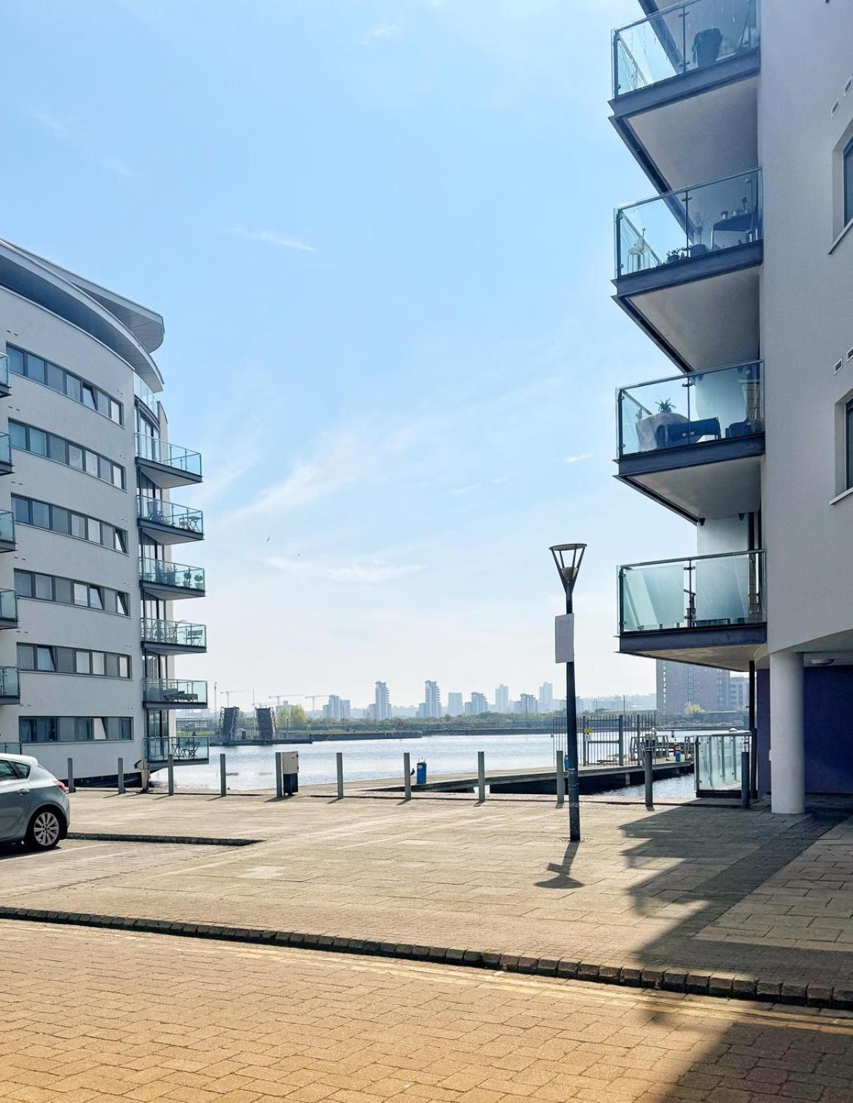 Riverside Royal Apartment *