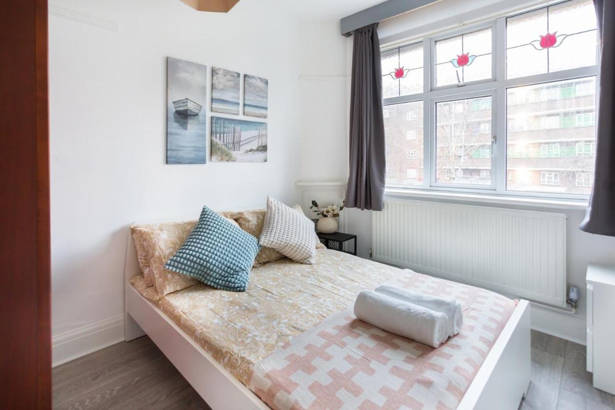 Five-bedroom Detached House Garden View Near Train Station In *