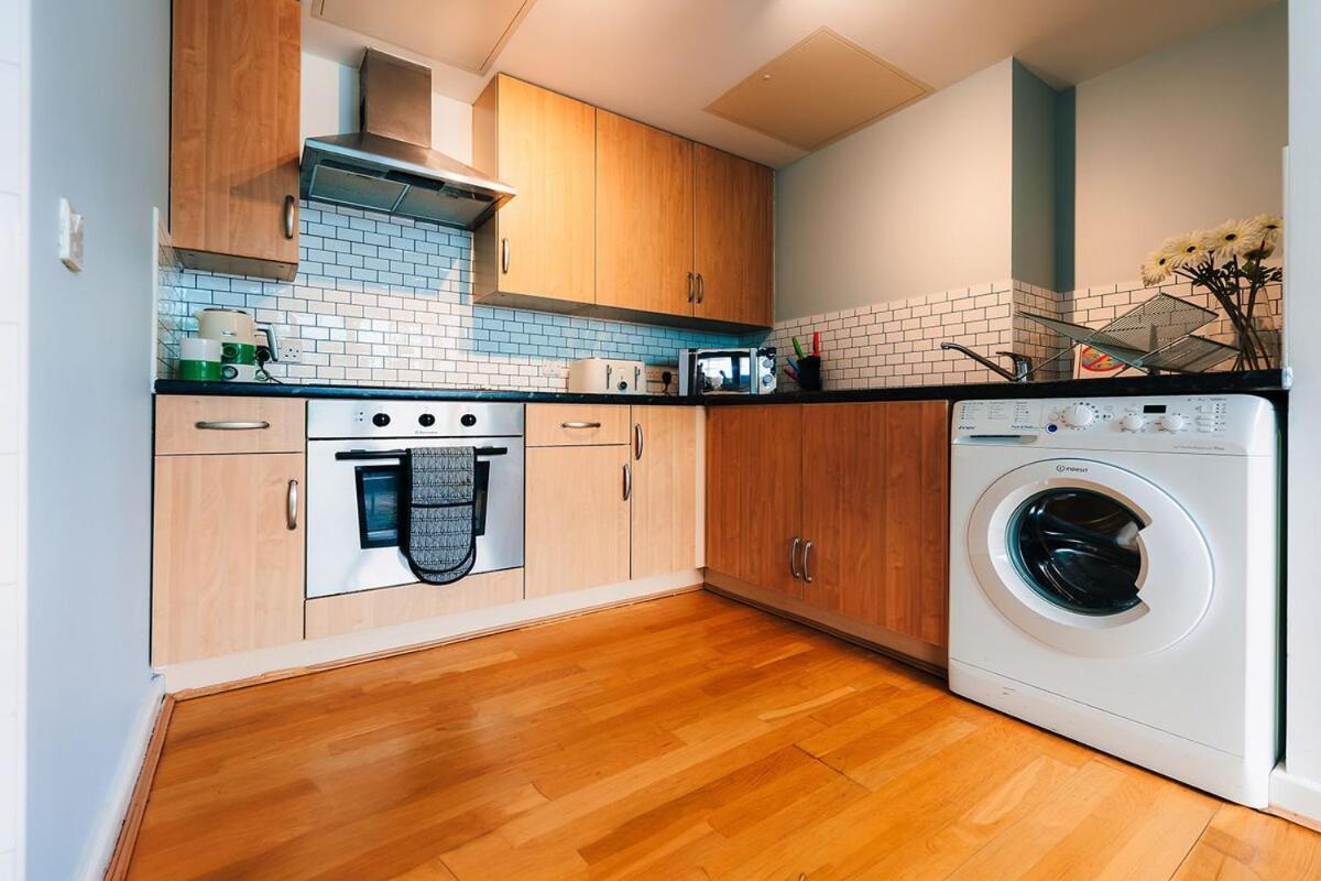 Trendy In Arsenal Apartment