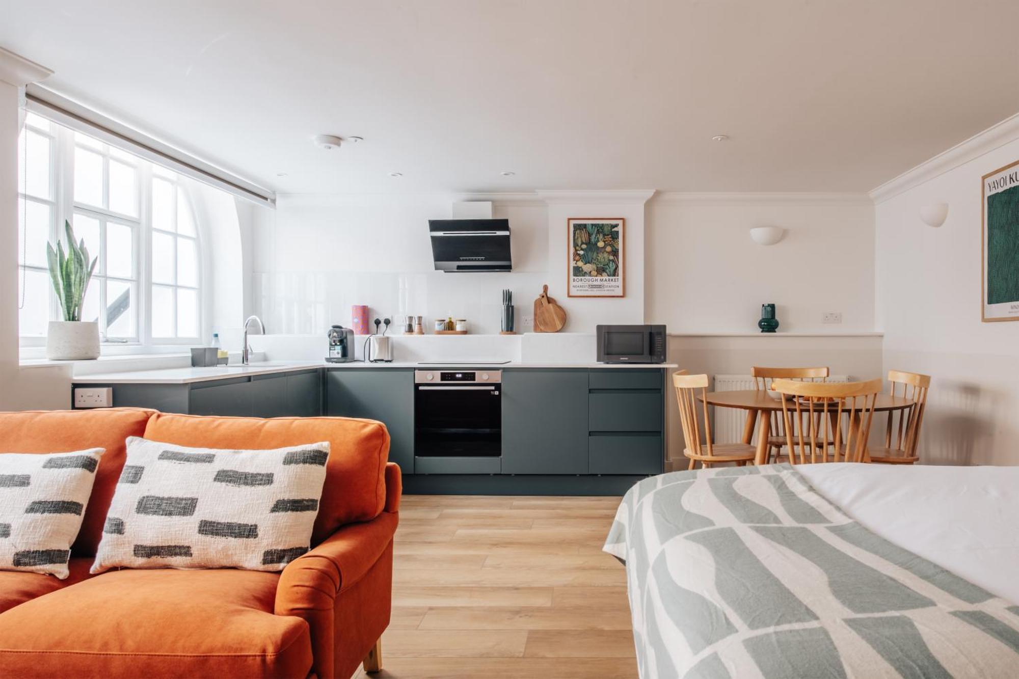 Apartment The Regency - Serviced London