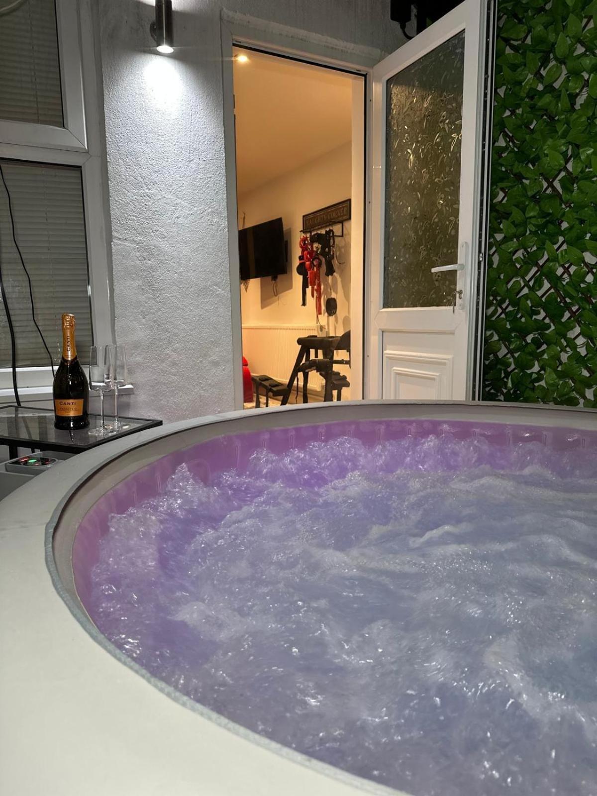 Luxury Duplex With Hot Tub