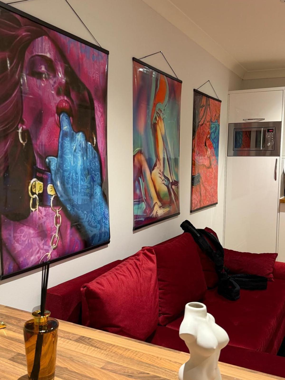 Luxury Duplex With Hot Tub London