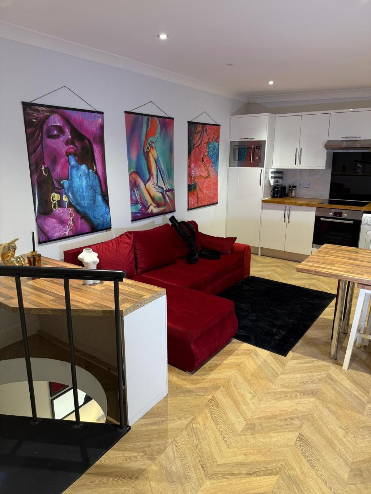 Luxury Duplex With Hot Tub Apartment *