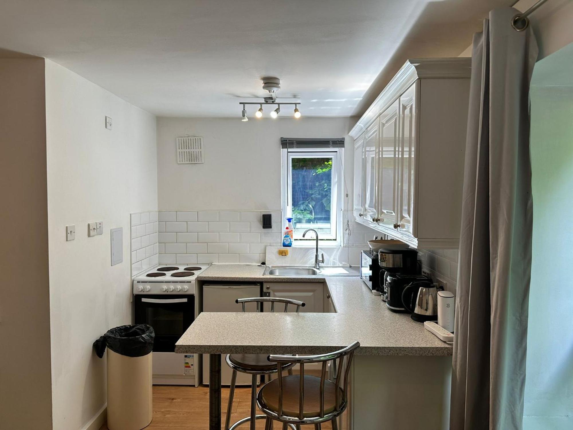 Close To Excel Centre *