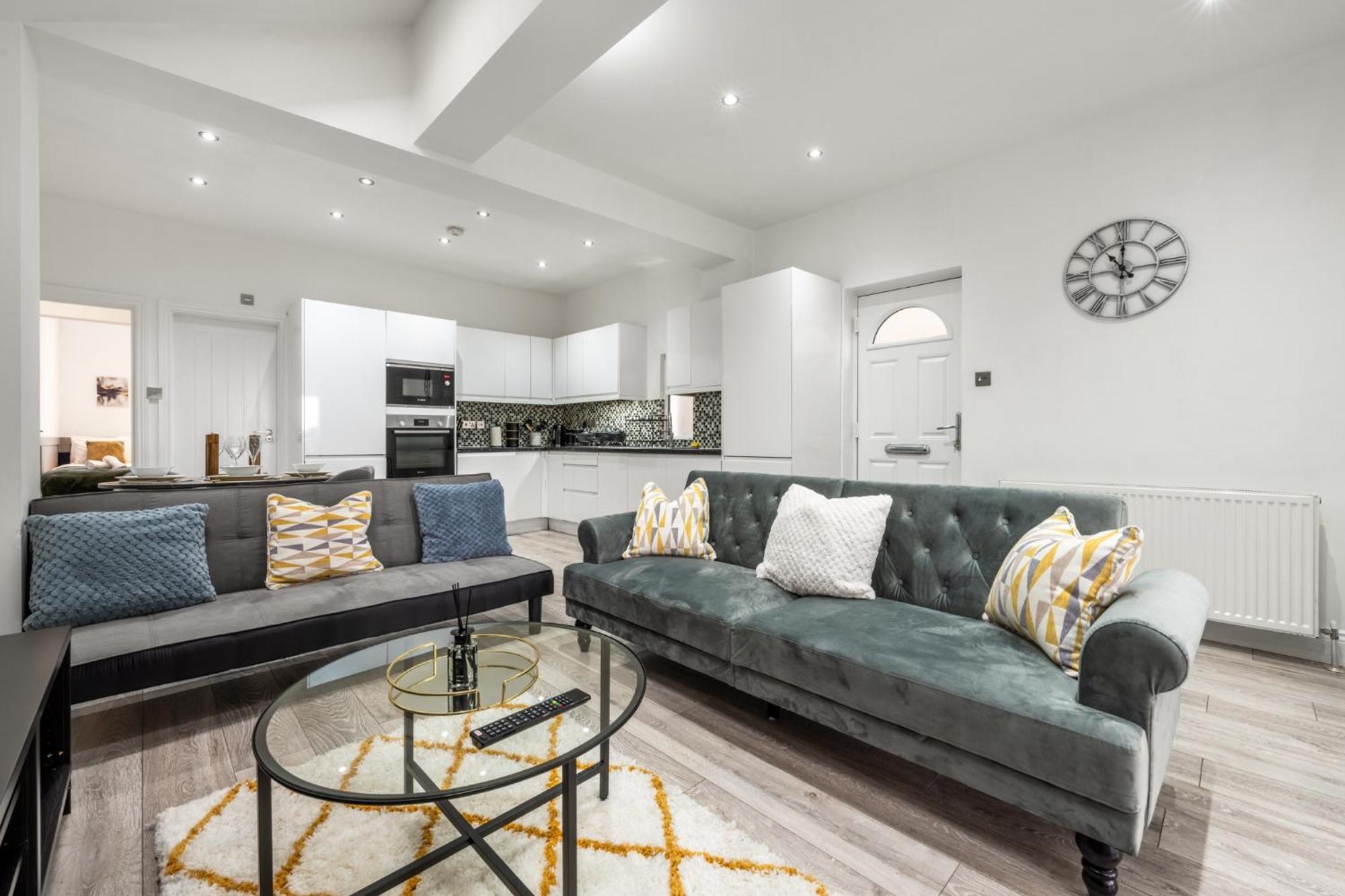 Peaceful 3 Bed Acton Retreat Zone 2 Sleeps 9 * London
