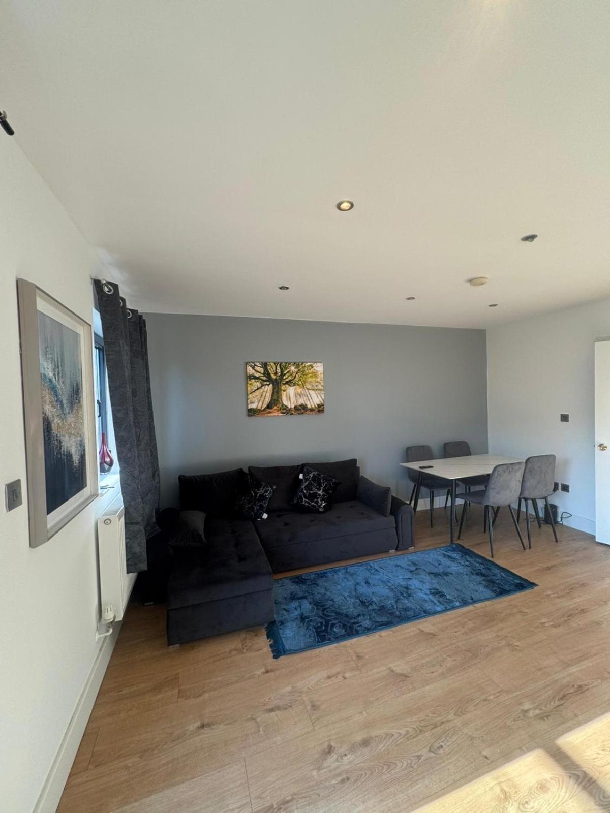 Stunning 2bedroom Flat With 2 Balcony In Whitechapel - 5mins To Aldgate Station London