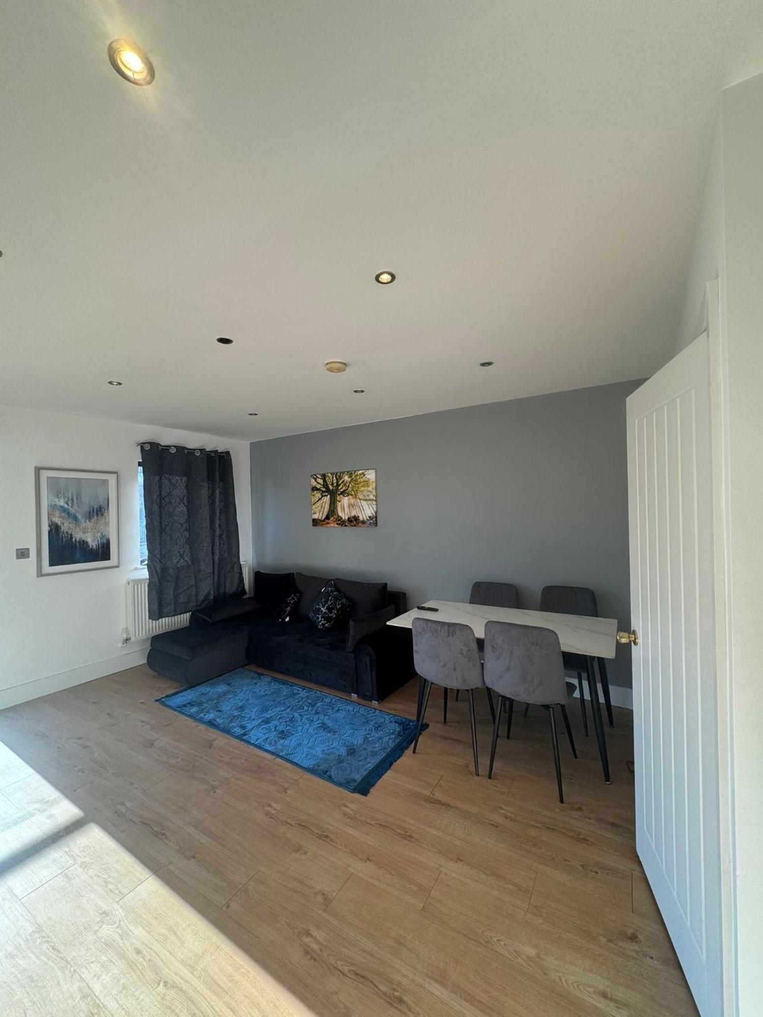 Stunning 2bedroom Flat With 2 Balcony In Whitechapel - 5mins To Aldgate Station Apartment London