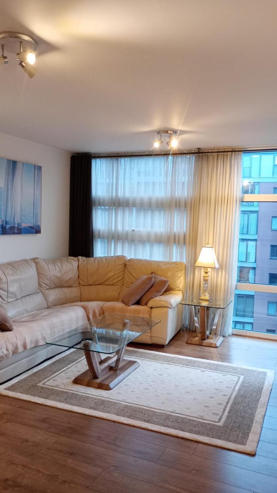 Chelsea Bridge Wharf Apartment