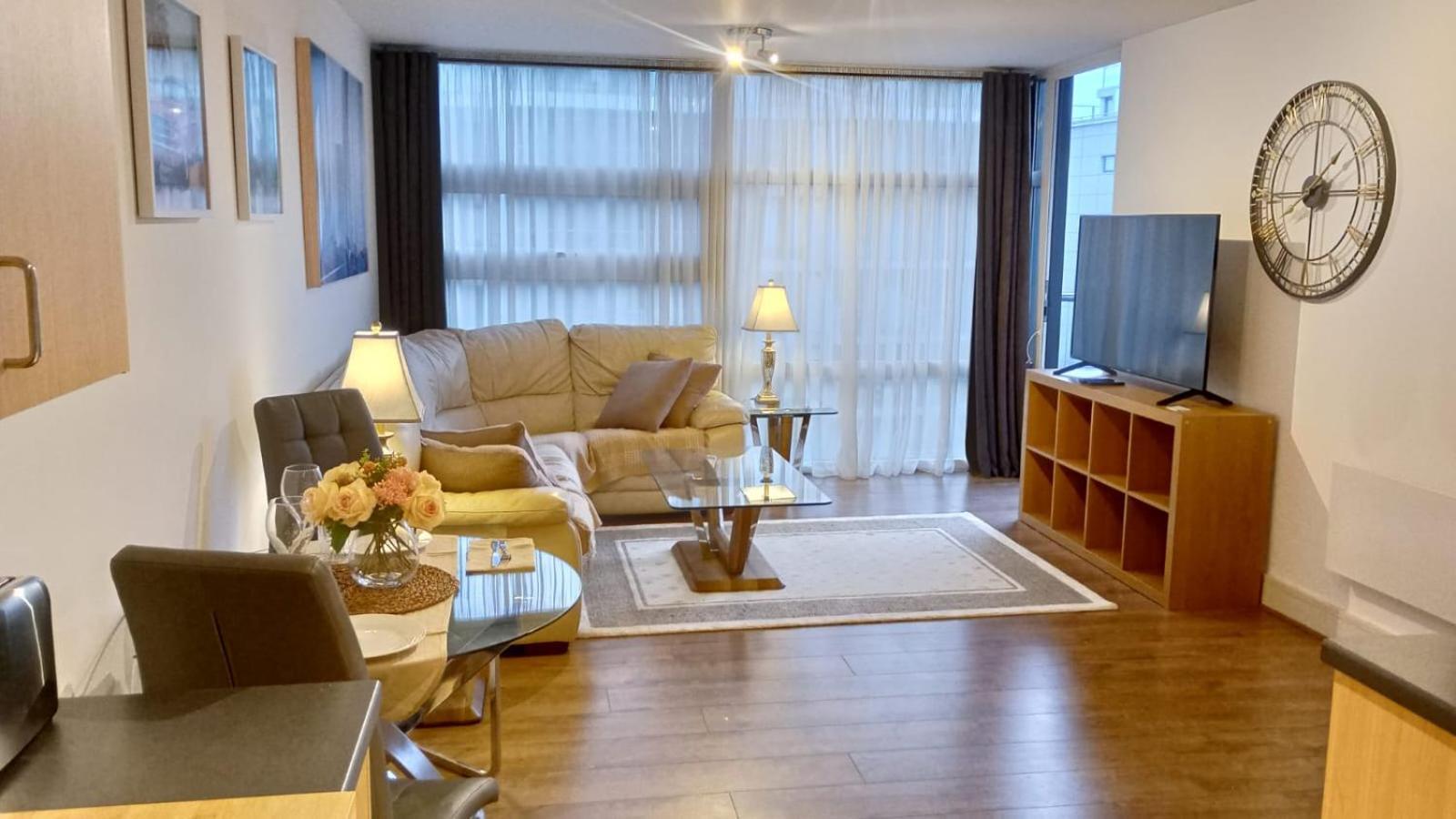 Apartment Chelsea Bridge Wharf London