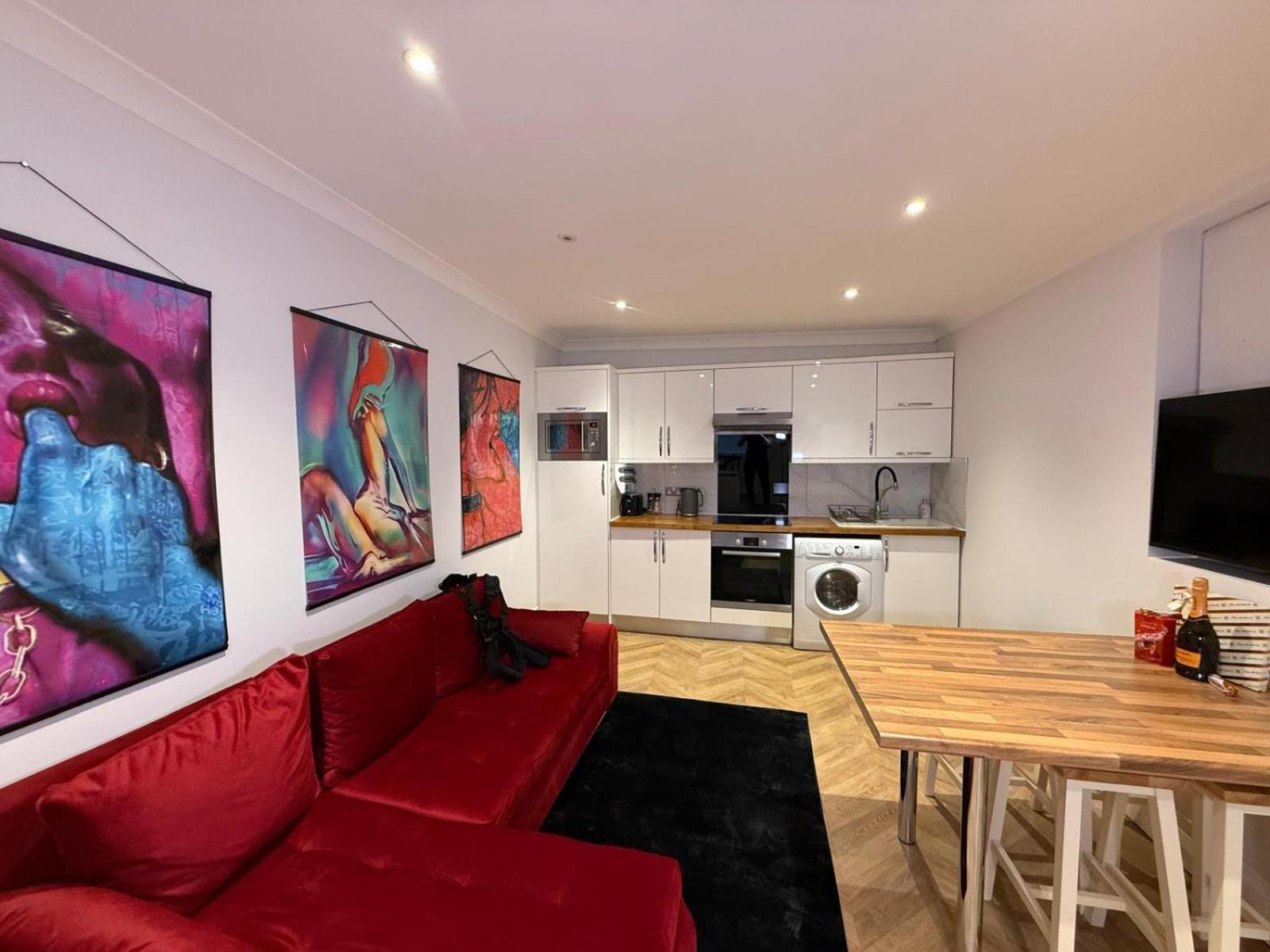 Luxury Duplex With Hot Tub Apartment London