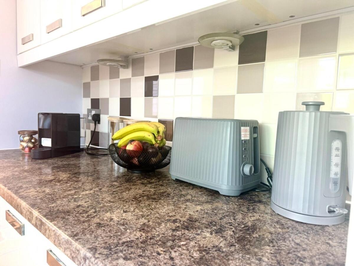 2bdr Steps To Battersea Park Apartment *
