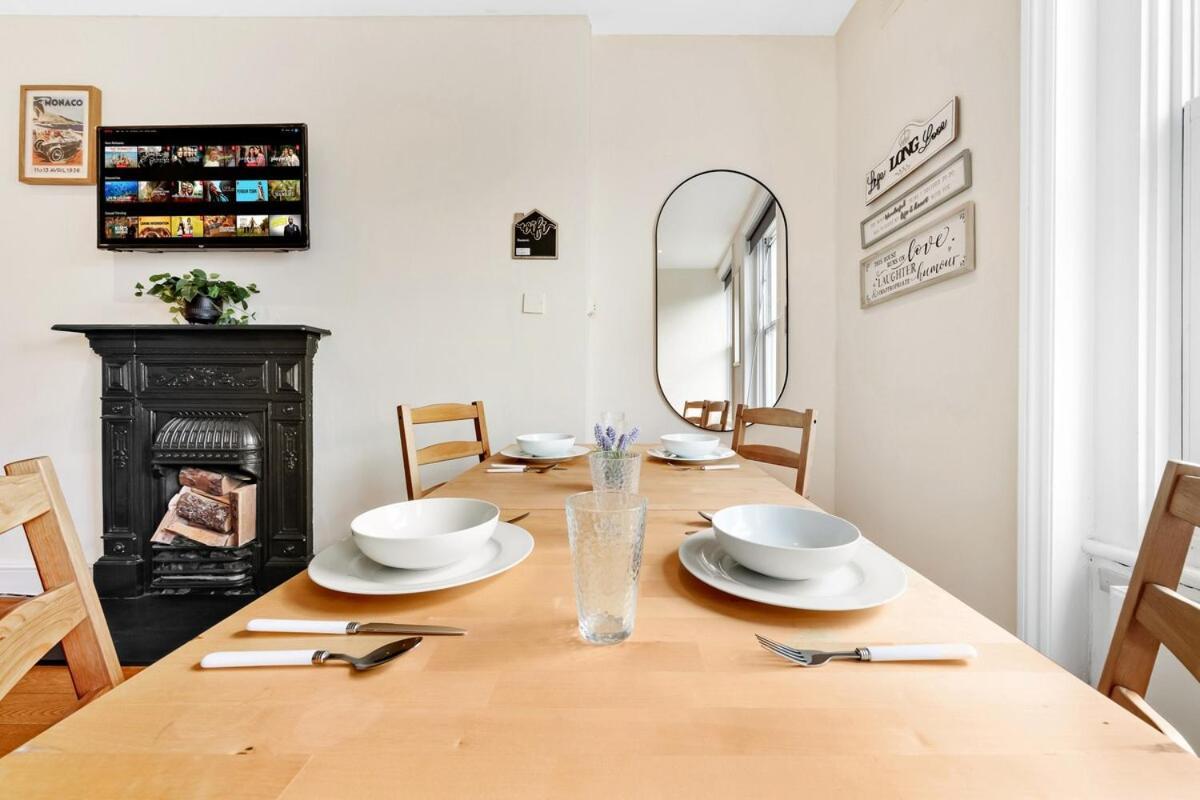 Spacious Sleep 11 With Terrace In Earls Court Ec99 * London