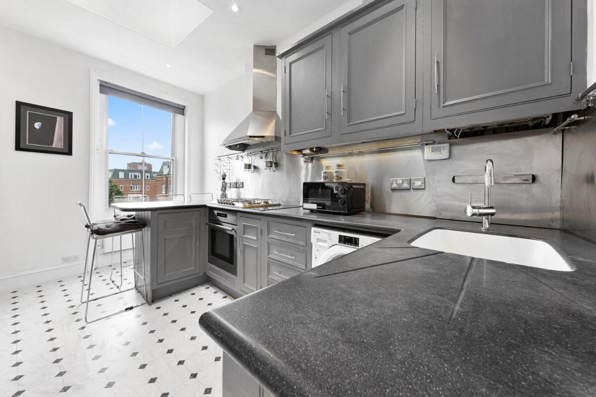 Spacious Sleep 11 With Terrace In Earls Court Ec99 Apartment London