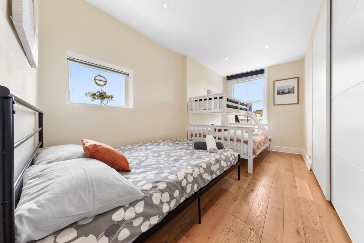 Spacious Sleep 11 With Terrace In Earls Court Ec99 Apartment London