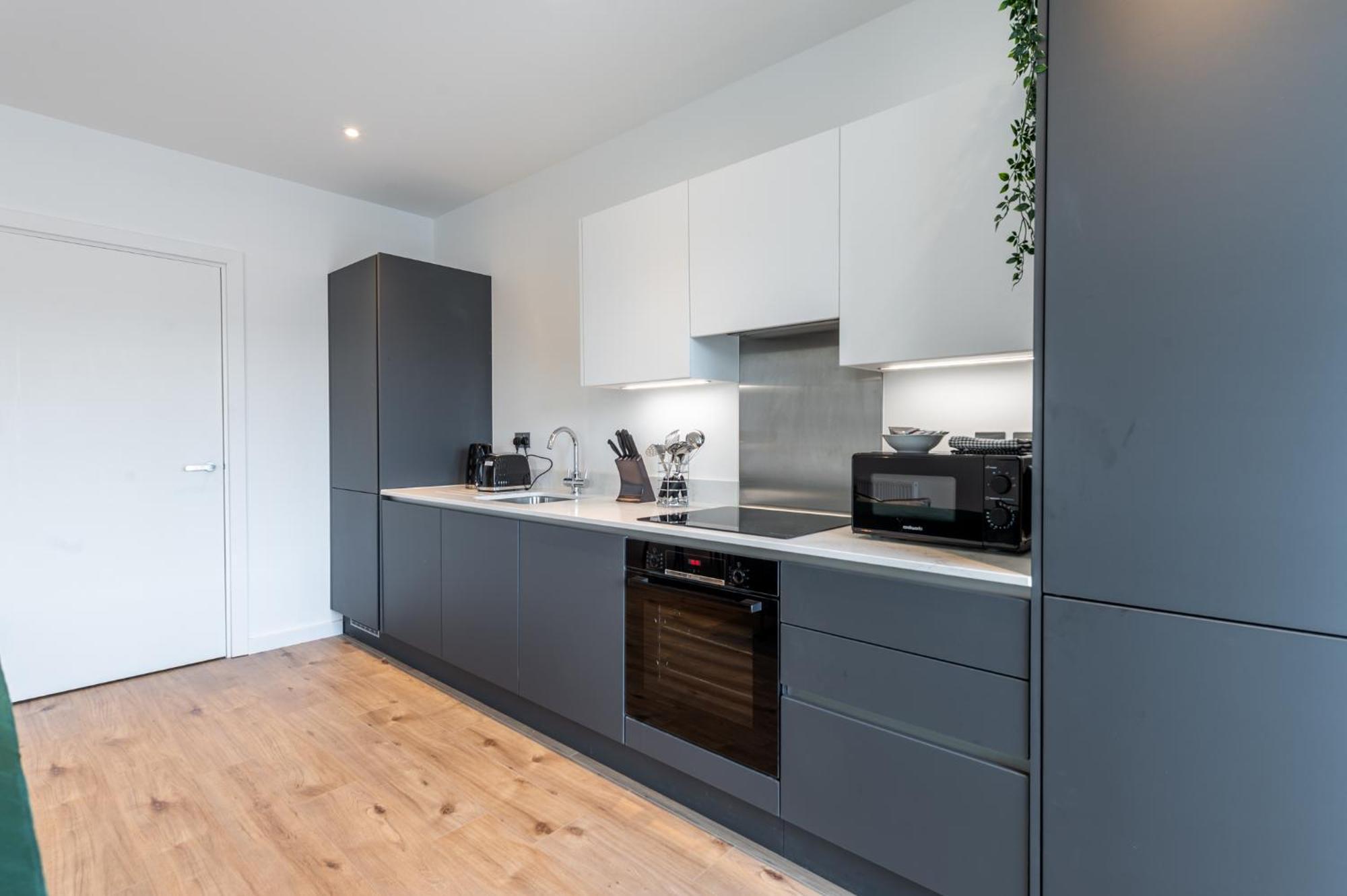 Vesto Lewisham *