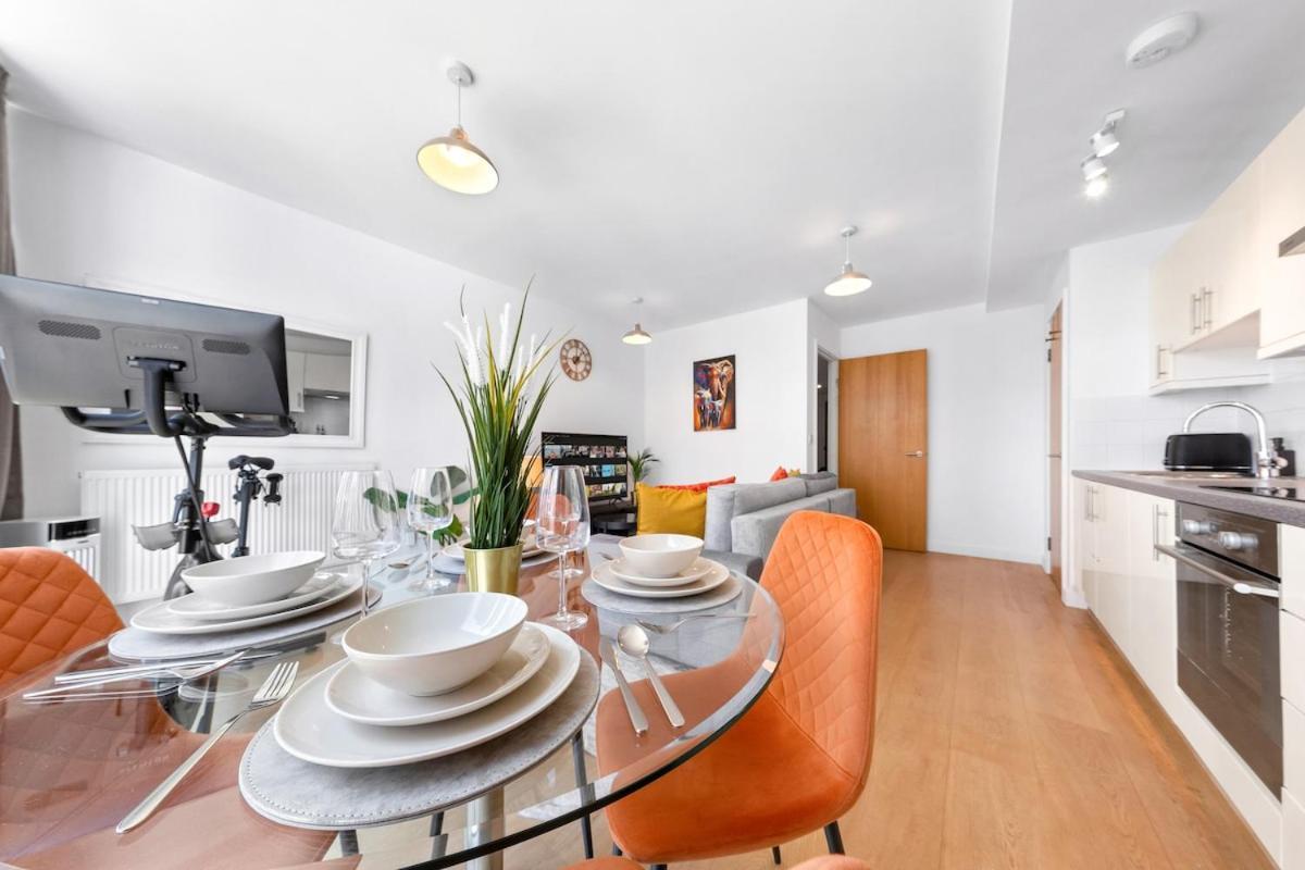 Modern Canary Wharf - Cozy Super King Bed * London