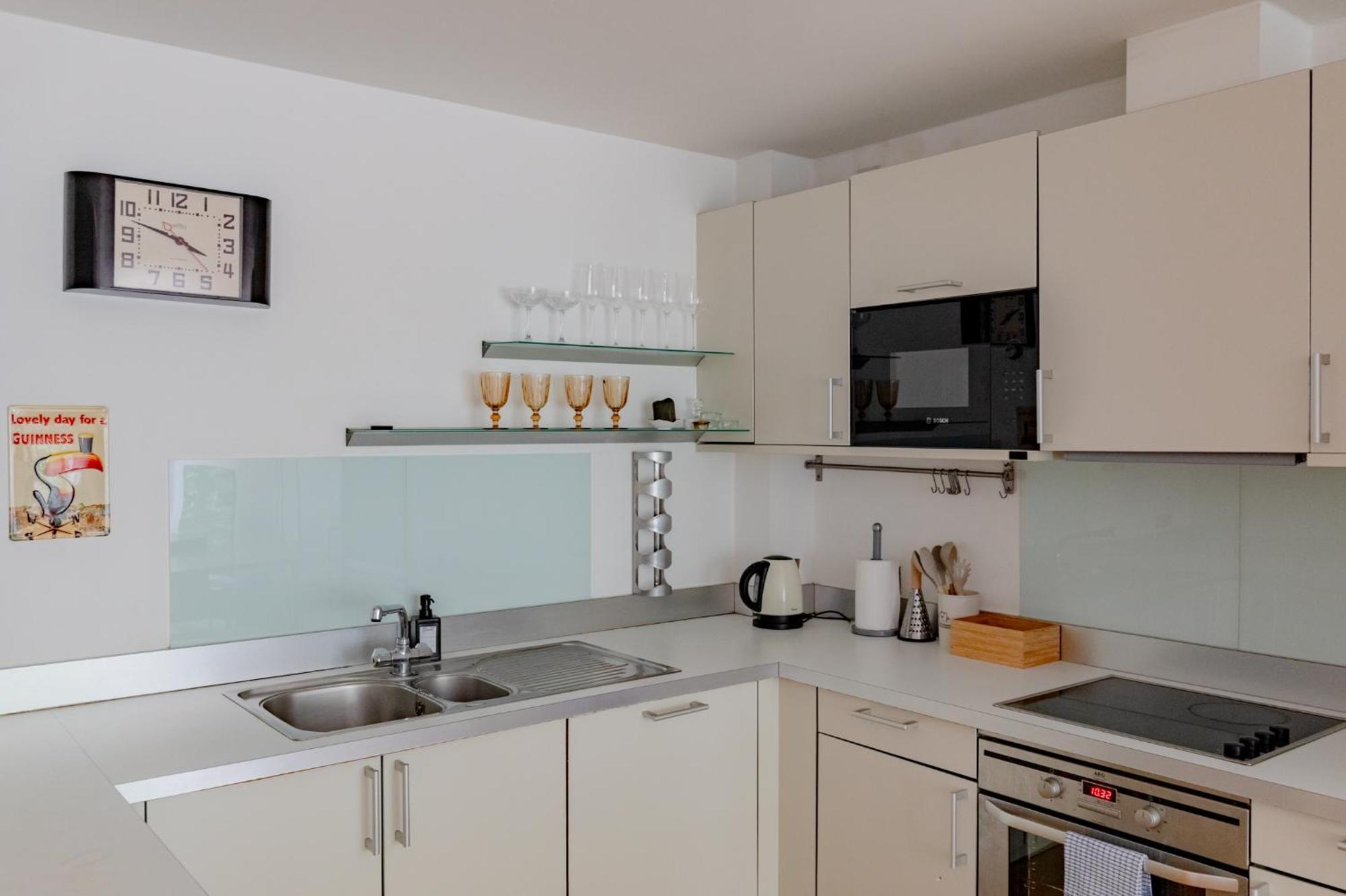 Stylish 1bd Flat In Gated Community Clapham Apartment *