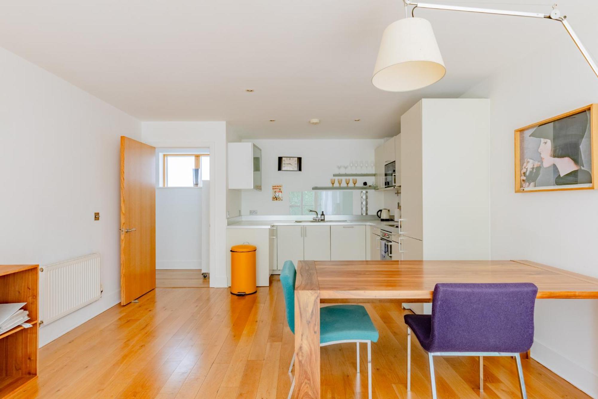 Stylish 1bd Flat In Gated Community Clapham Apartment London