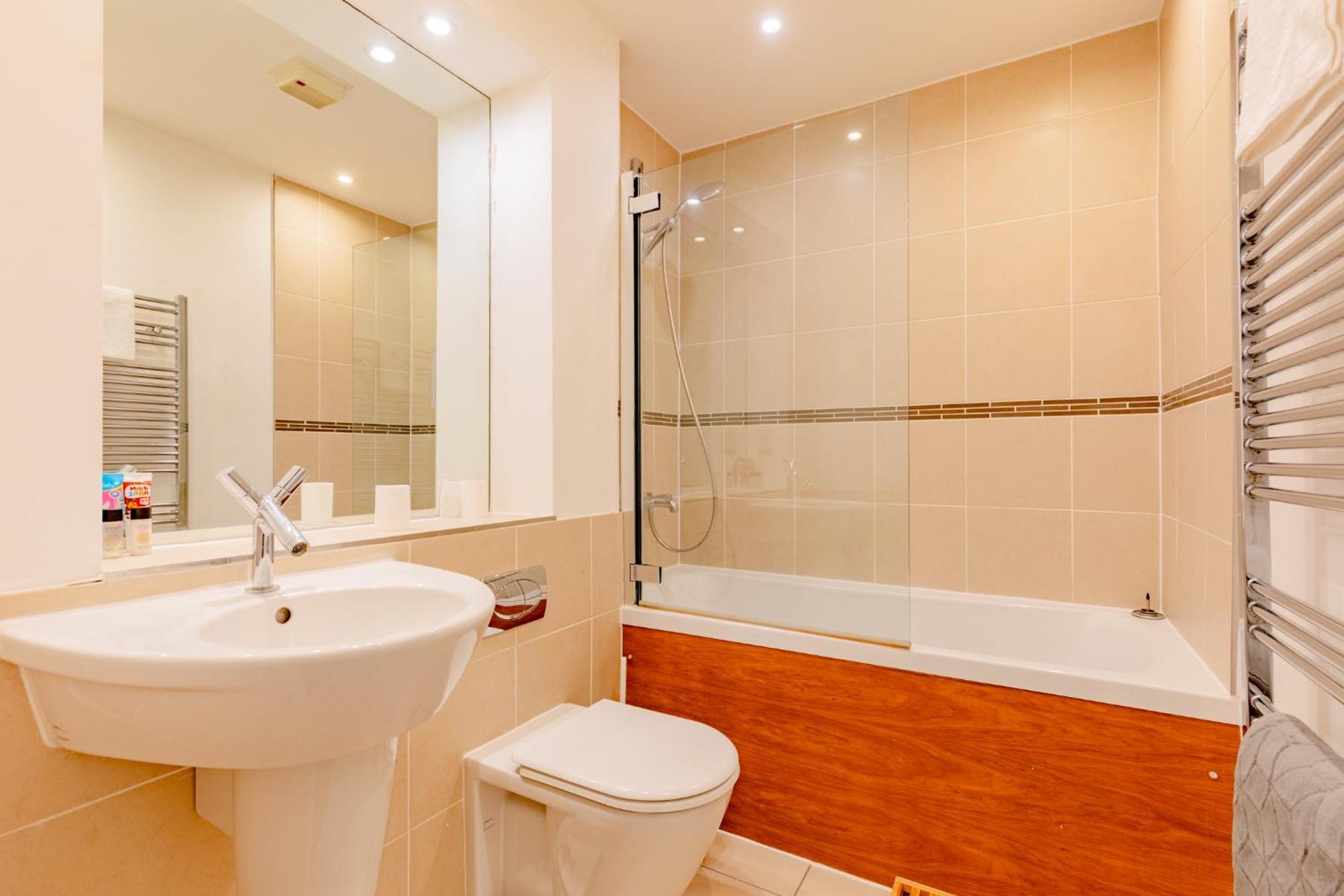 Stylish 1bd Flat In Gated Community Clapham * London