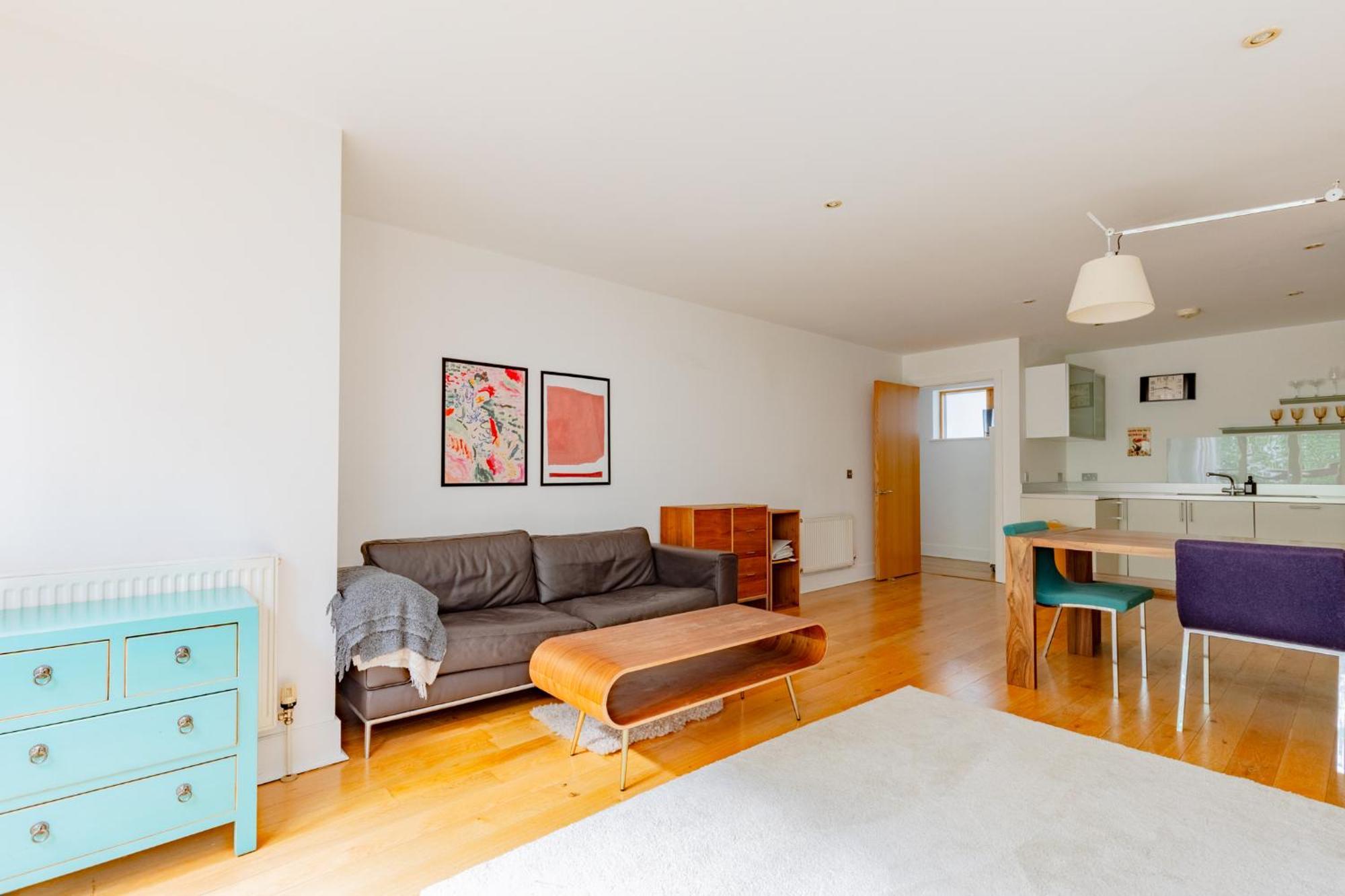 Stylish 1bd Flat In Gated Community Clapham Apartment London