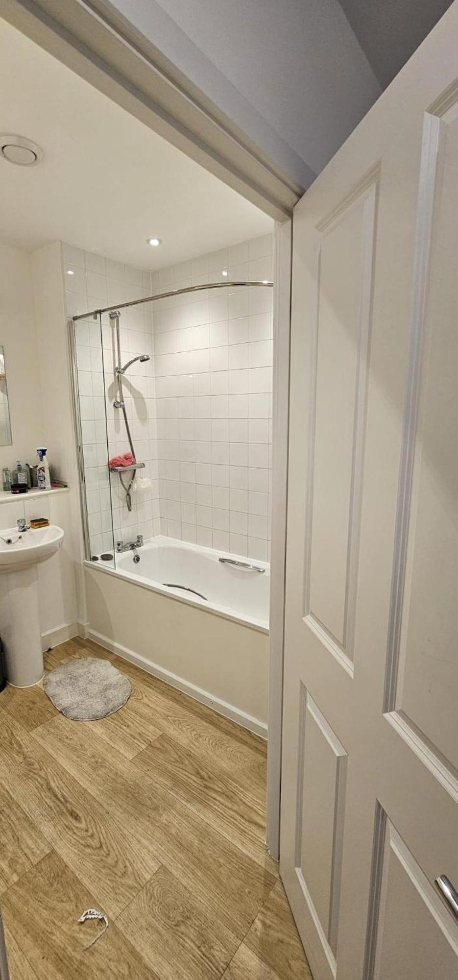 Stylish Close To O2 And Riverside Apartment