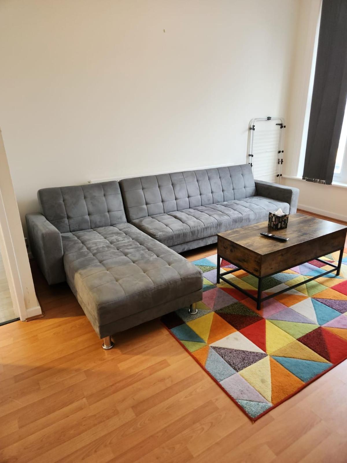 1br Earls Court Prime Location Apartment