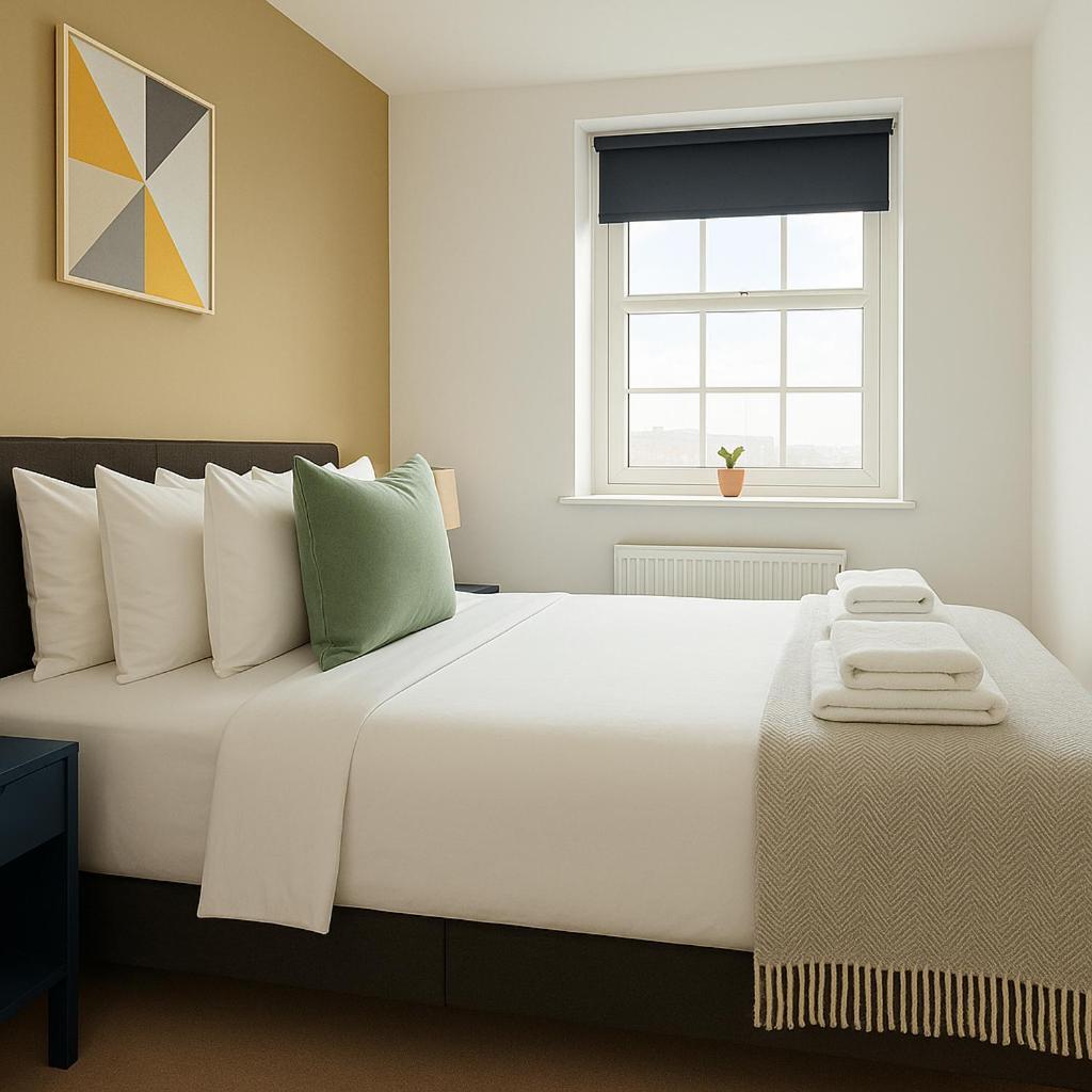 Bright In Henley House Apartment