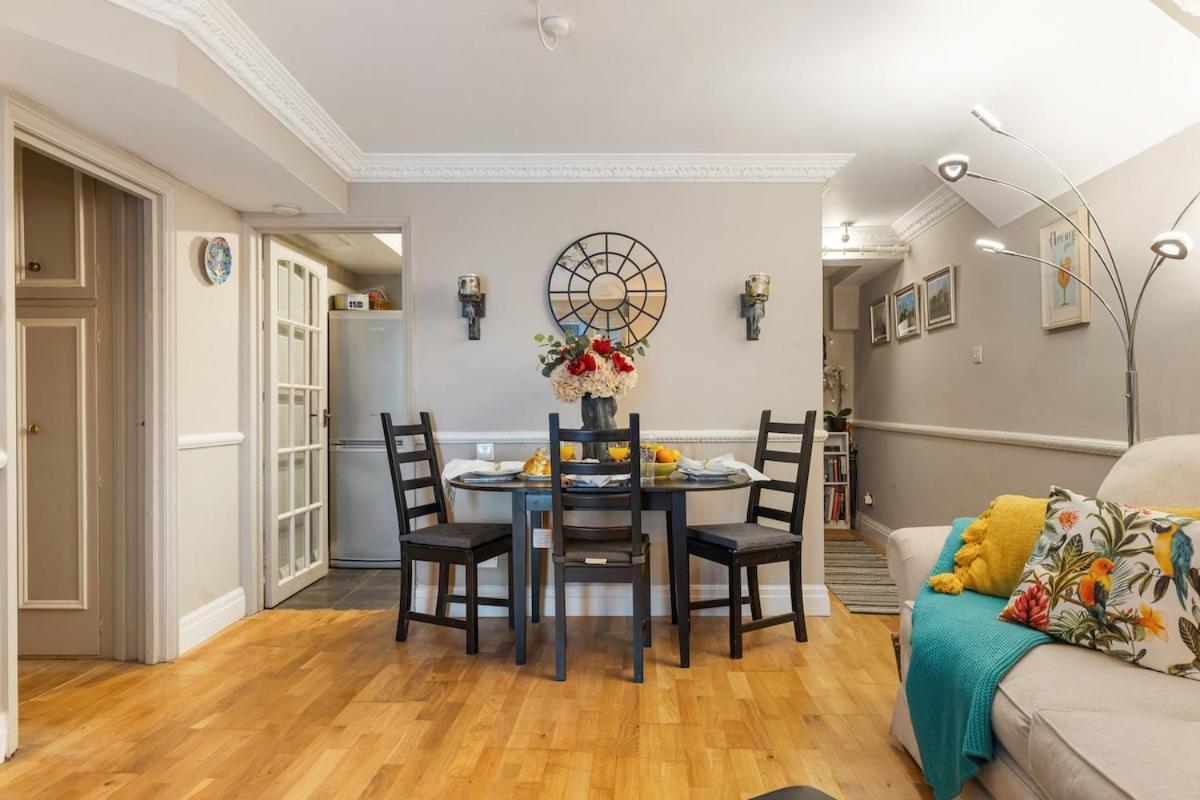 Hyde Park Family Apartment London