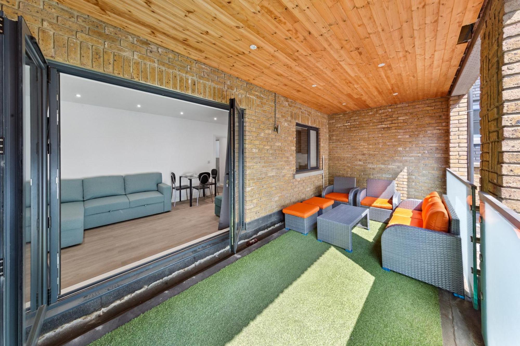 - Outdoor Terrace - Bbq - Firepit