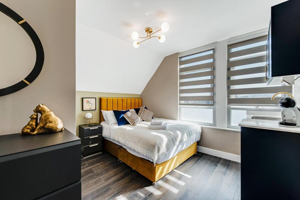 Modern In Excellent Location 8 Apartment London