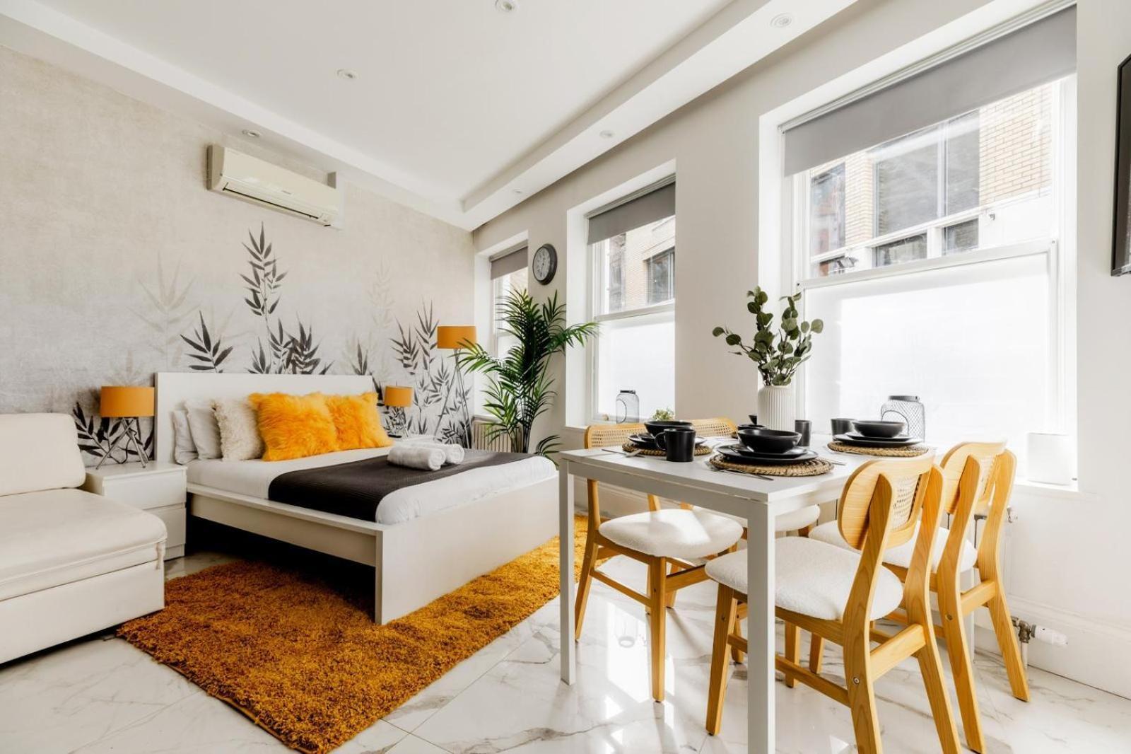 Regents Street's Superb Studios! Apartment *