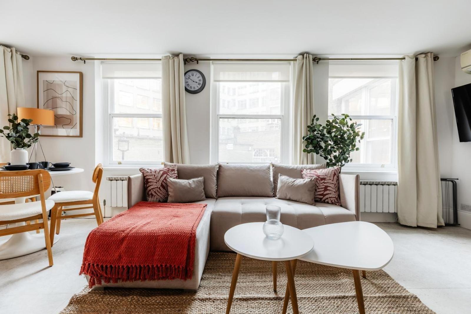Regents Street's Superb Studios! Apartment London