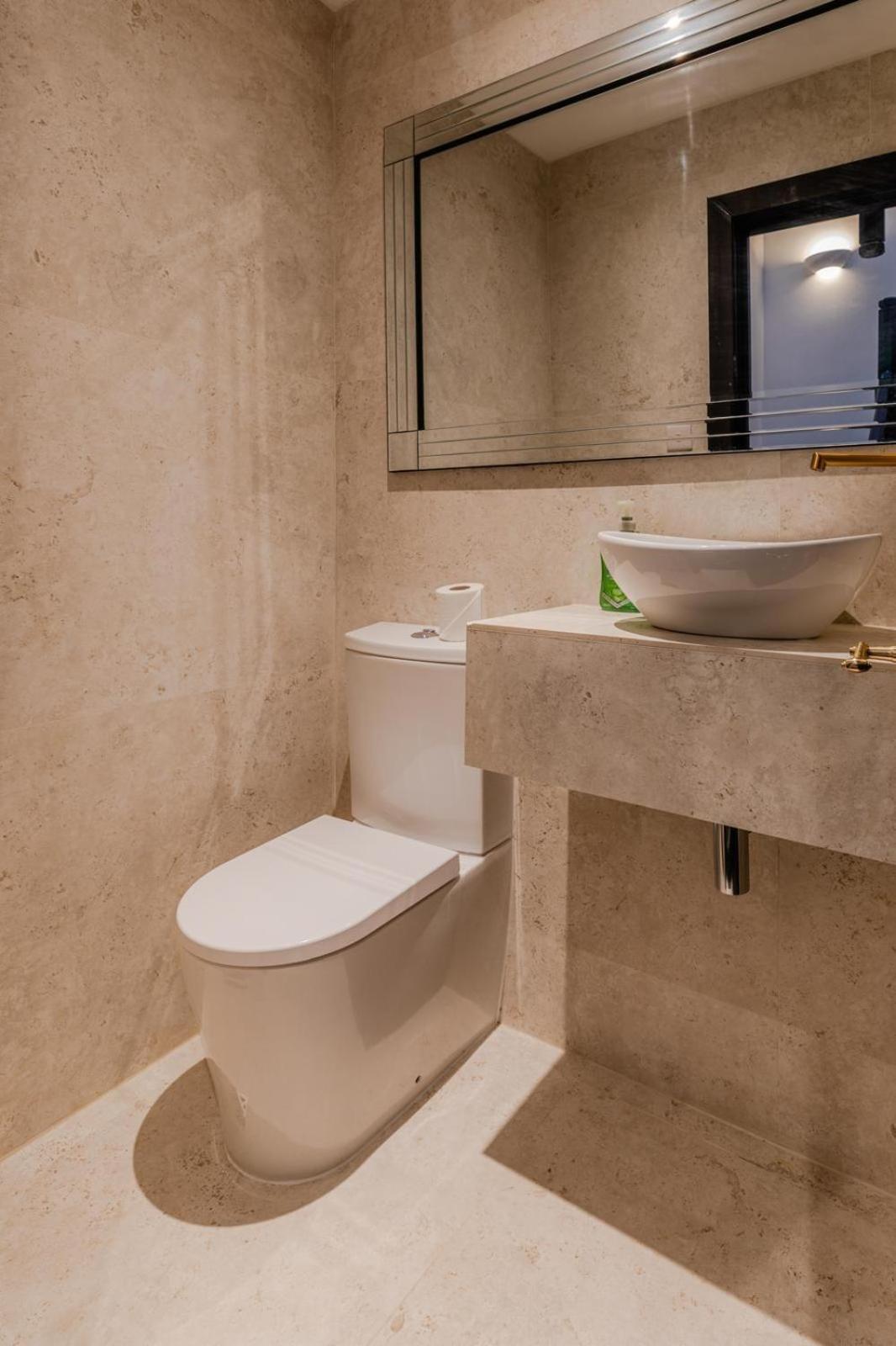 Apartment Regents Street's Superb Studios!