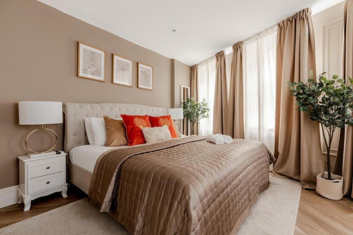 Regents Street's Superb Studios! Apartment London