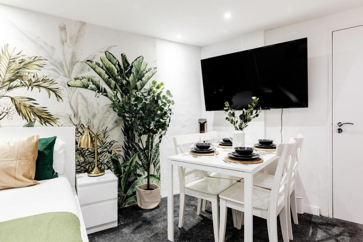 Regents Street's Superb Studios!