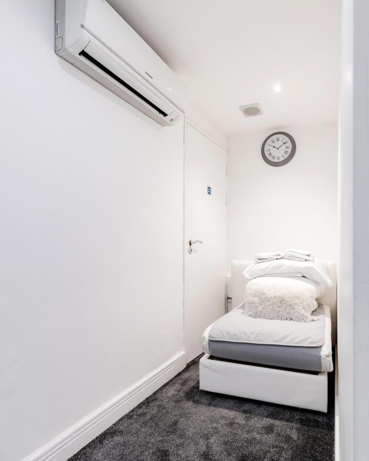 Apartment Regents Street's Superb Studios! London