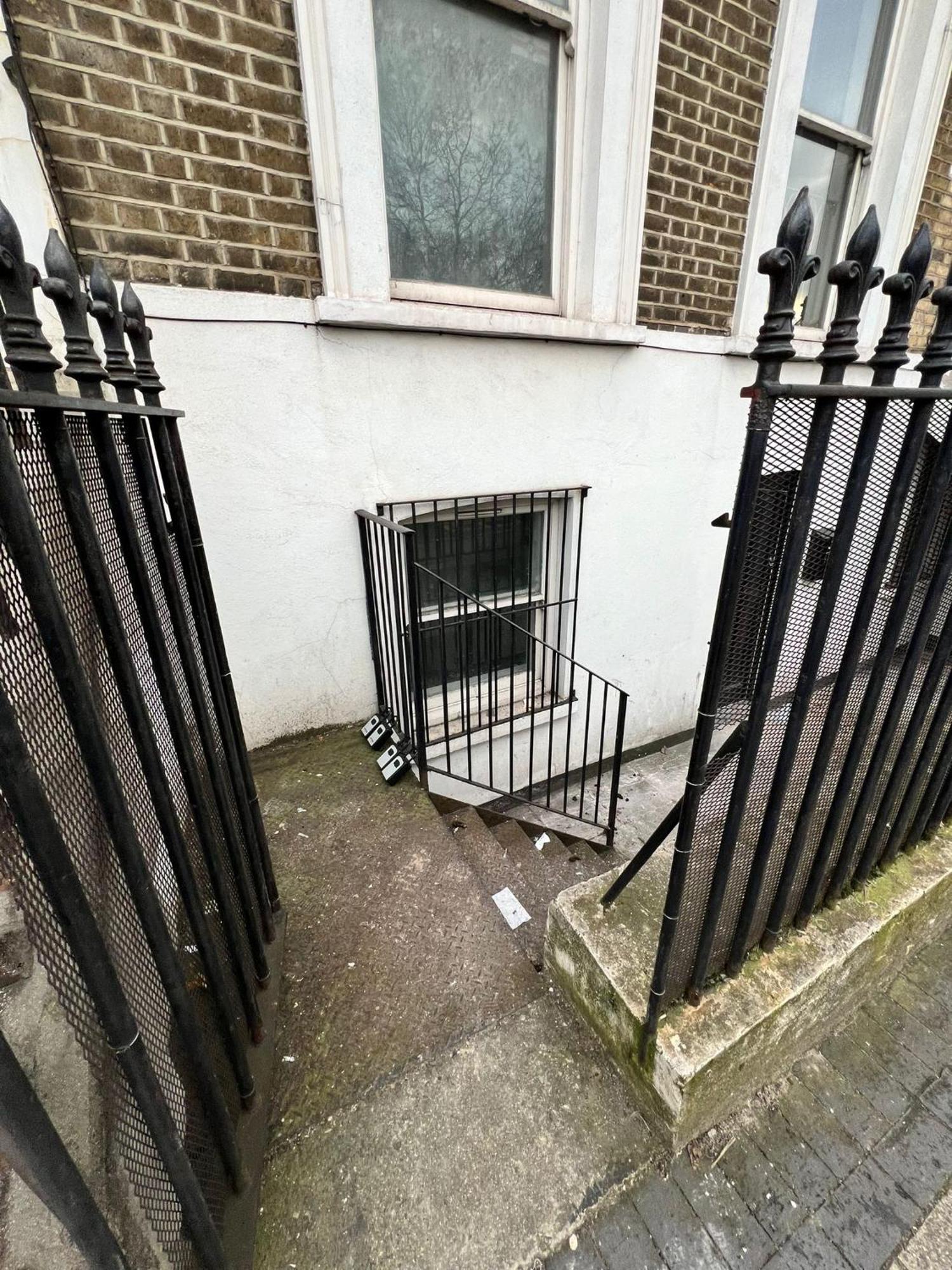 Ground Floor Budget & 1bed Apartment London