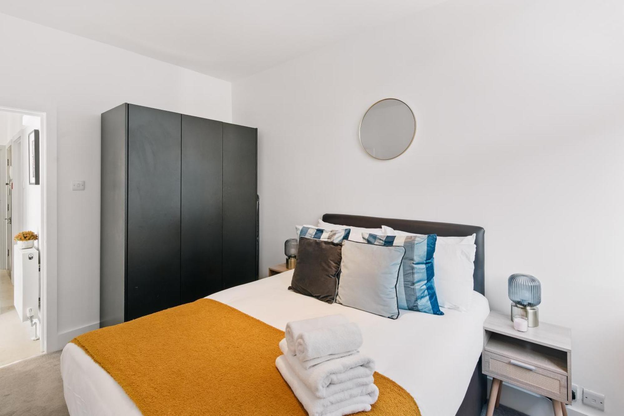 Modern 2br With Lift Access Prime Location *