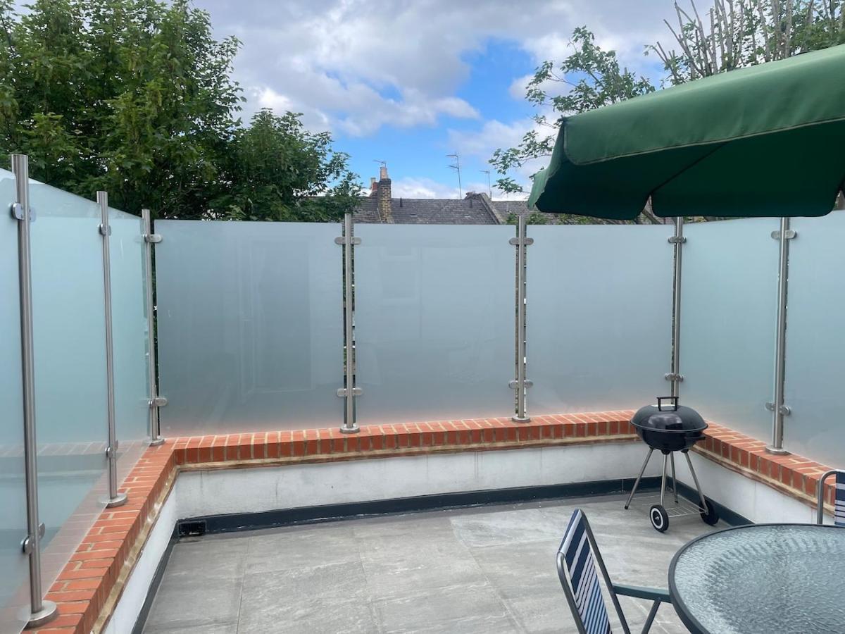 Elegant Terrace Flat C Apartment London