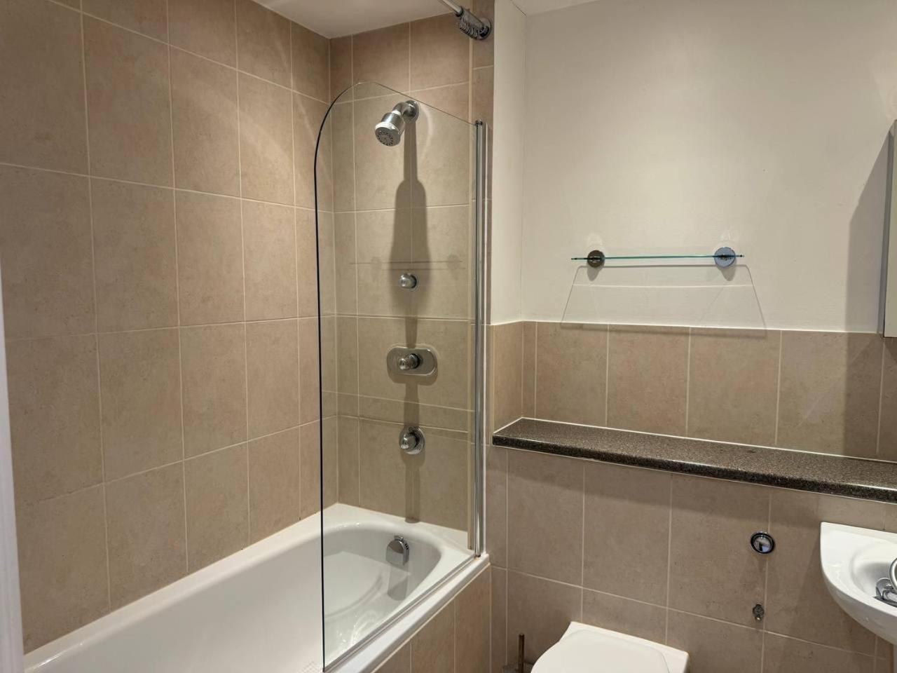 Luxury One Bedroom In Paddington With Concierge And Security Londen