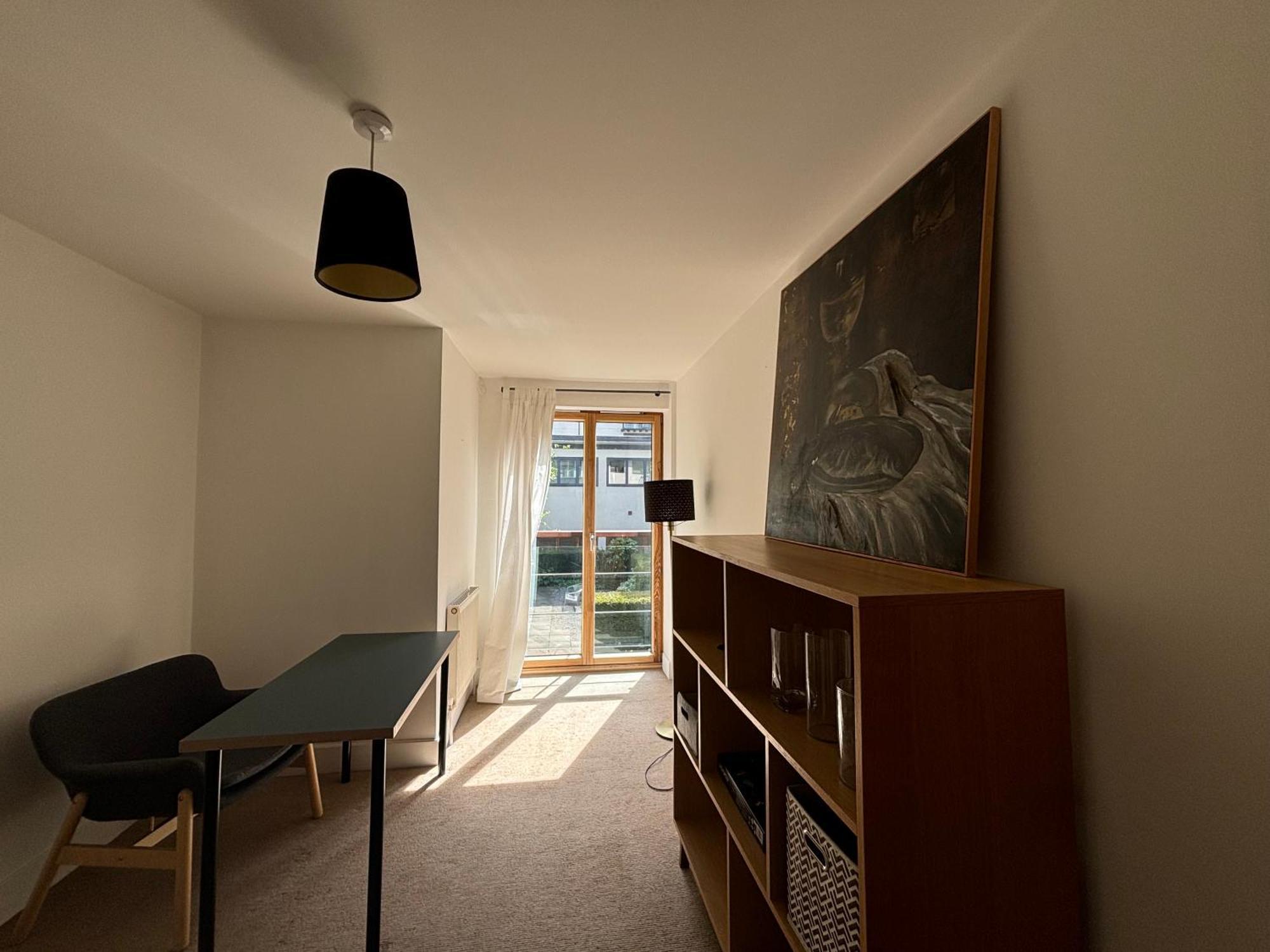 Stylish 1bd Flat In Gated Community Clapham Apartment